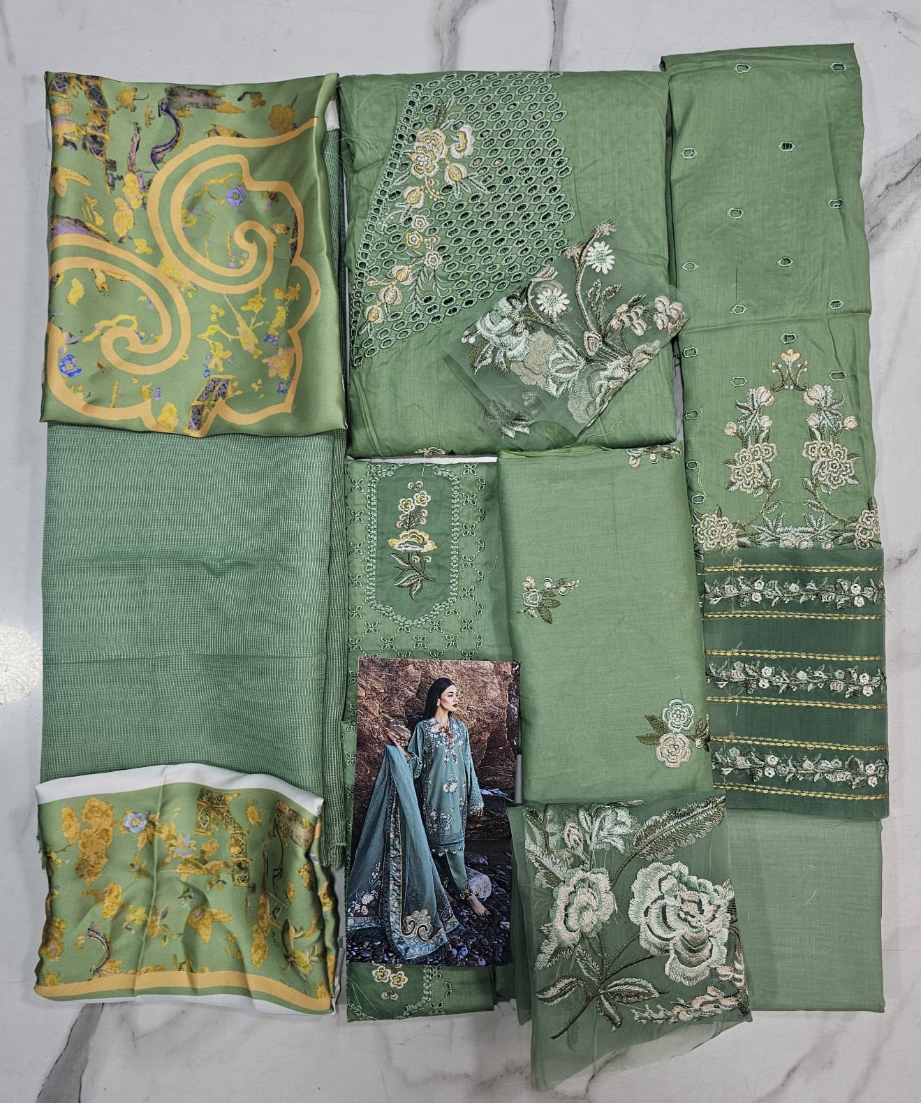 Crimson Luxury Lawn Hit Code