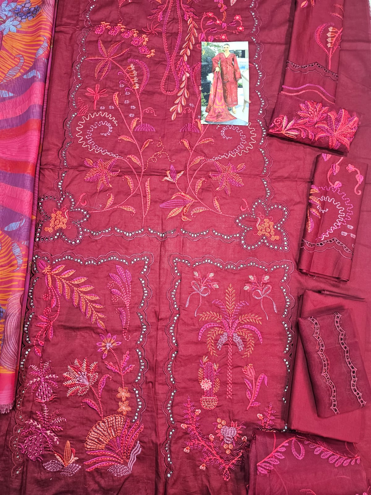 Crimson Luxury Lawn 2026 hit Code