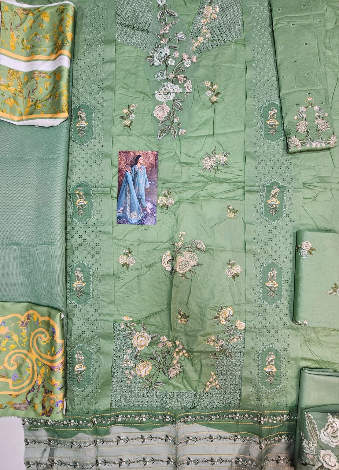 Crimson Luxury Lawn Hit Code